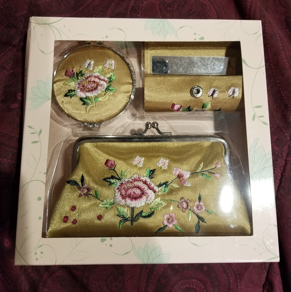 2 for $30: PURSE with compact mirror, lipstick